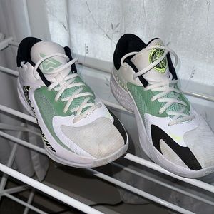 Mens NIKE  Zoom Freak 4 Giannis Greek Coastline Basketball Shoes